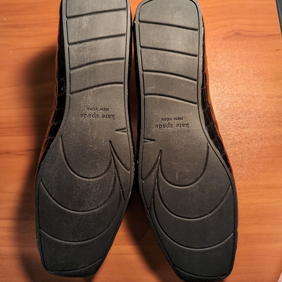 Kate Spade - Size 7 - Black Patent Leather - Picture 3 of 6